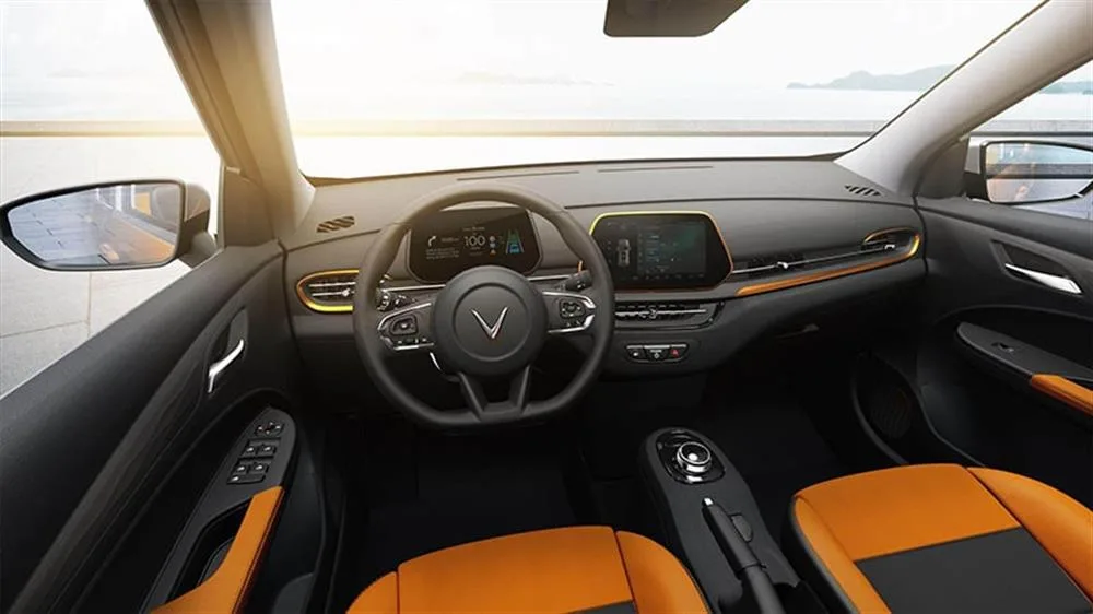 Khoang xe VinFast Limo Green rộng rãi